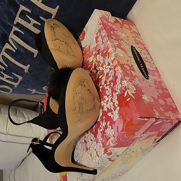 Beautiful Microsuede Heels - Picture 5 of 6